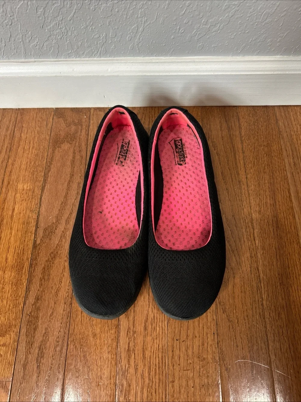Skechers On The Go Ritz Walking Shoes Slip On Sneakers Women’s Size 8.5 Black